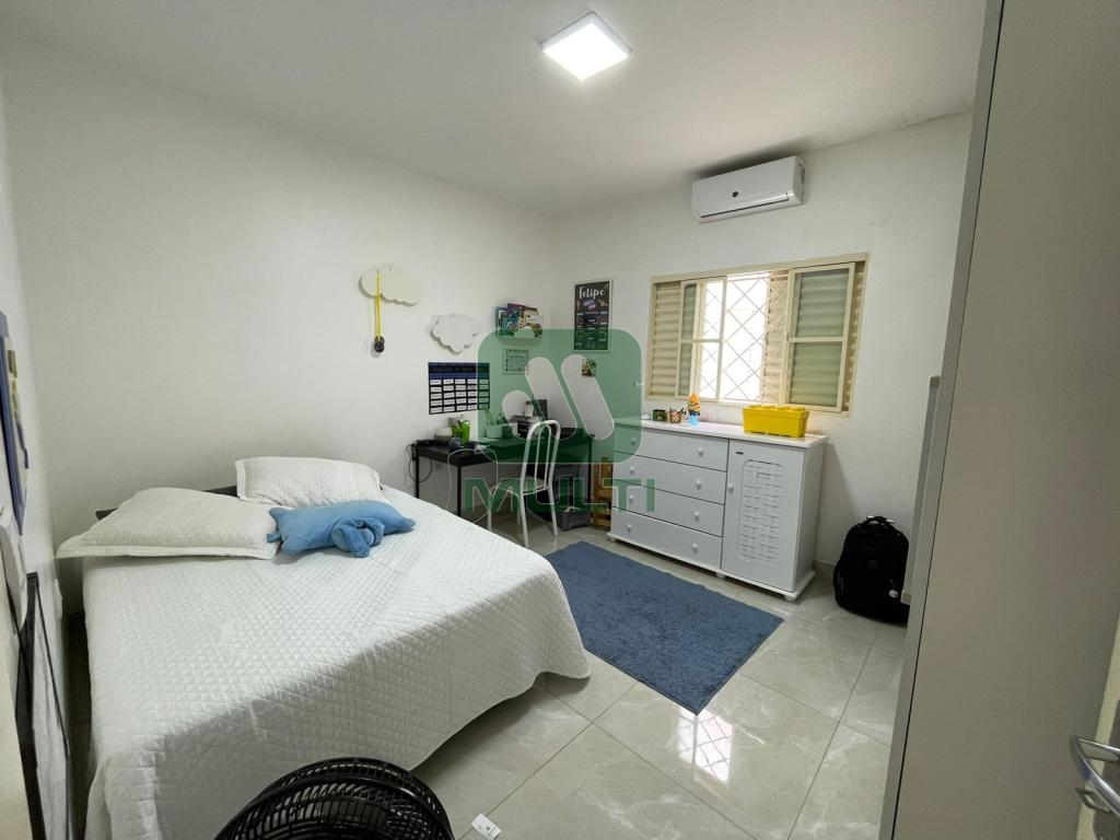 Casa à venda com 3 quartos, 196m² - Foto 12