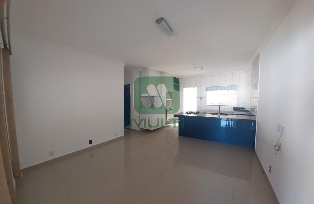 Casa à venda com 3 quartos, 131m² - Foto 3