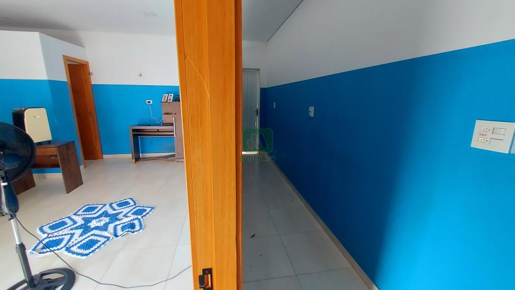 Casa à venda com 2 quartos, 100m² - Foto 13