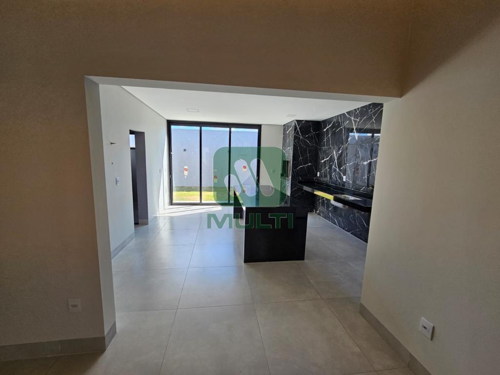 Casa à venda com 3 quartos, 160m² - Foto 3