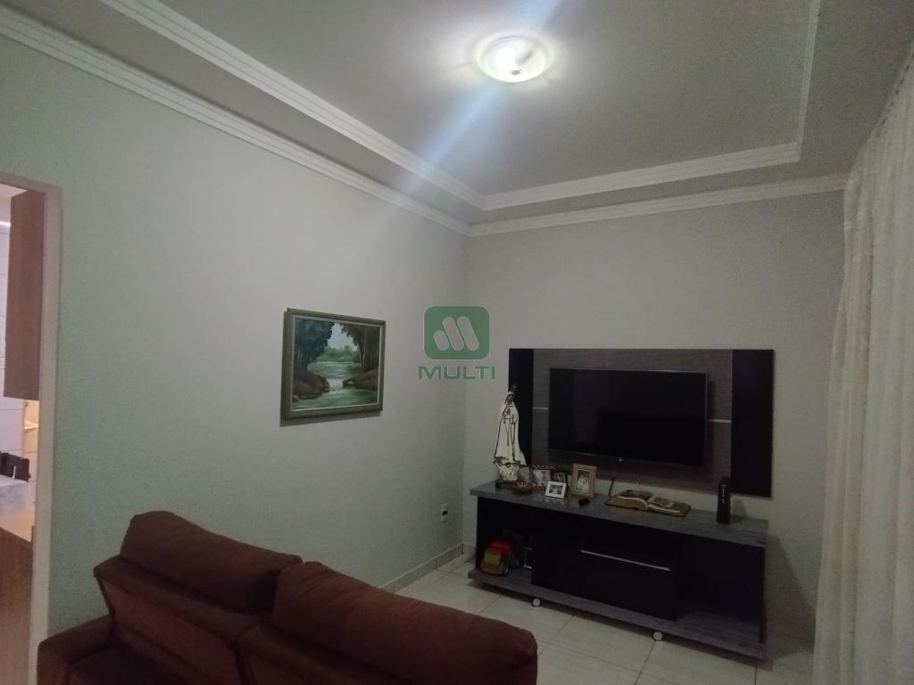 Apartamento à venda com 3 quartos, 70m² - Foto 2