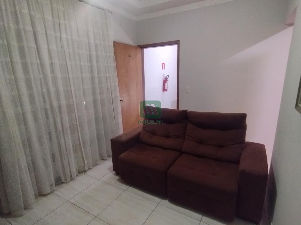 Apartamento à venda com 3 quartos, 70m² - Foto 3