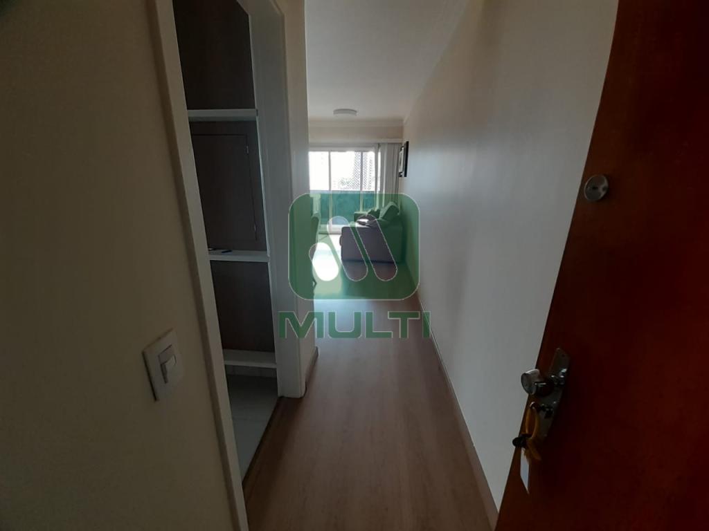 Apartamento à venda com 3 quartos, 85m² - Foto 3