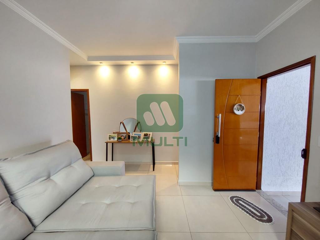 Casa à venda com 3 quartos, 170m² - Foto 1