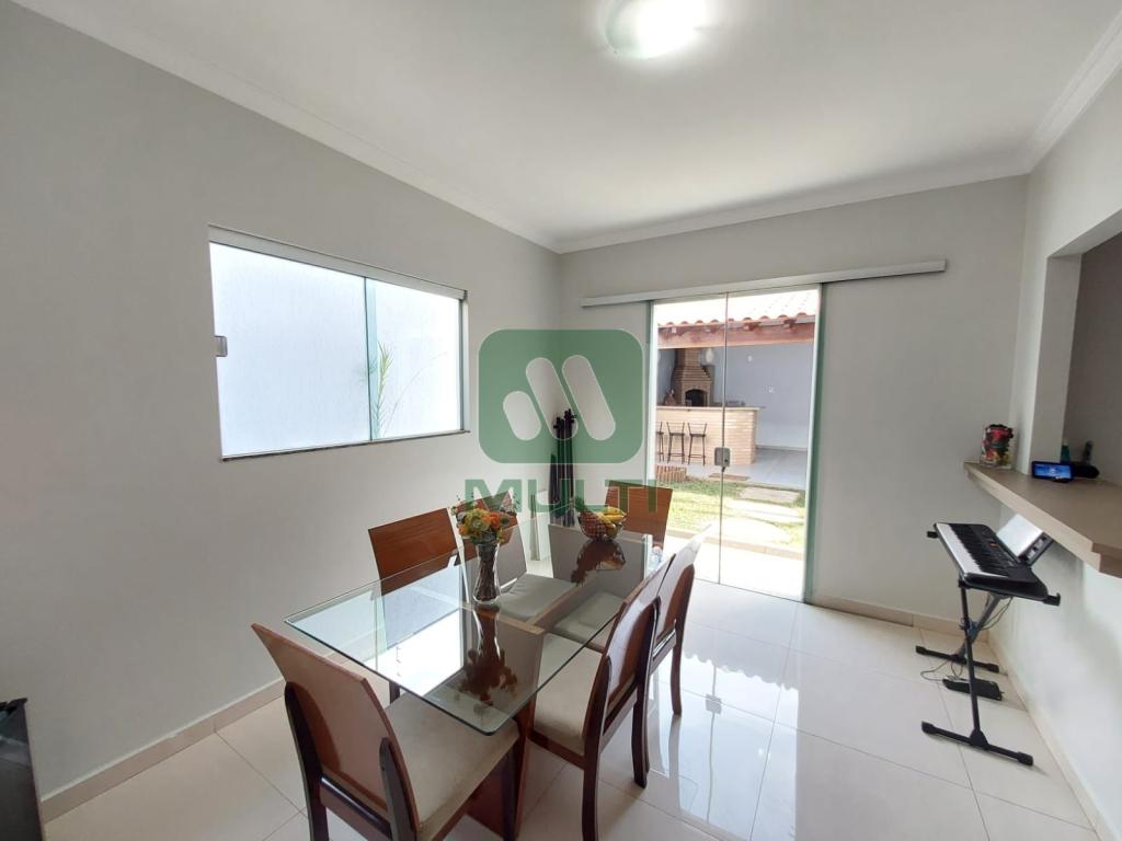 Casa à venda com 3 quartos, 170m² - Foto 4