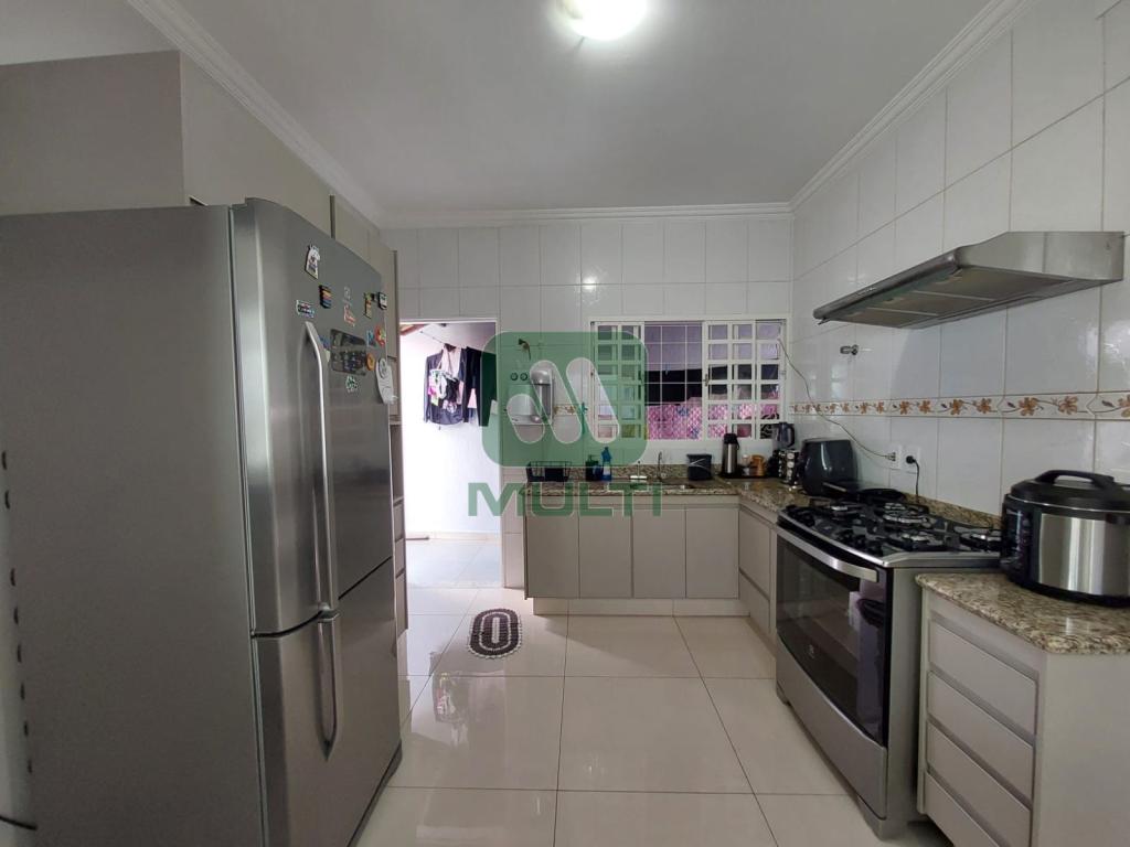 Casa à venda com 3 quartos, 170m² - Foto 6