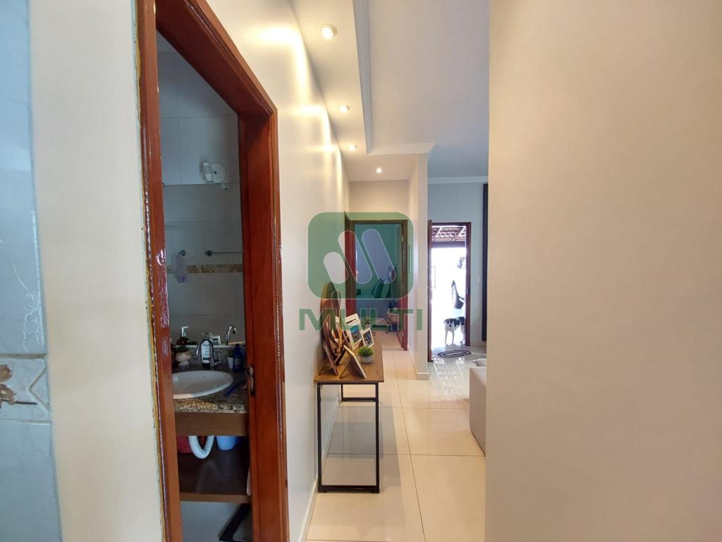 Casa à venda com 3 quartos, 170m² - Foto 9