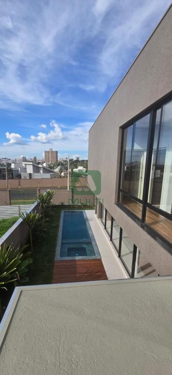 Casa de Condomínio à venda com 3 quartos, 277m² - Foto 2