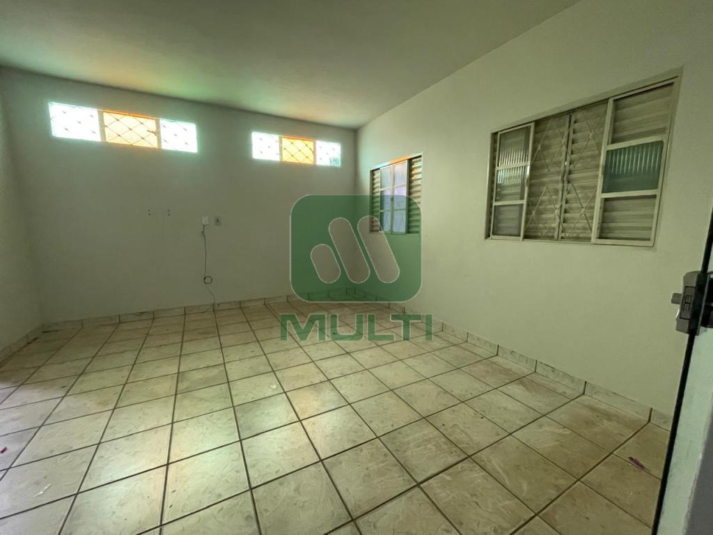 Casa à venda com 3 quartos, 125m² - Foto 2