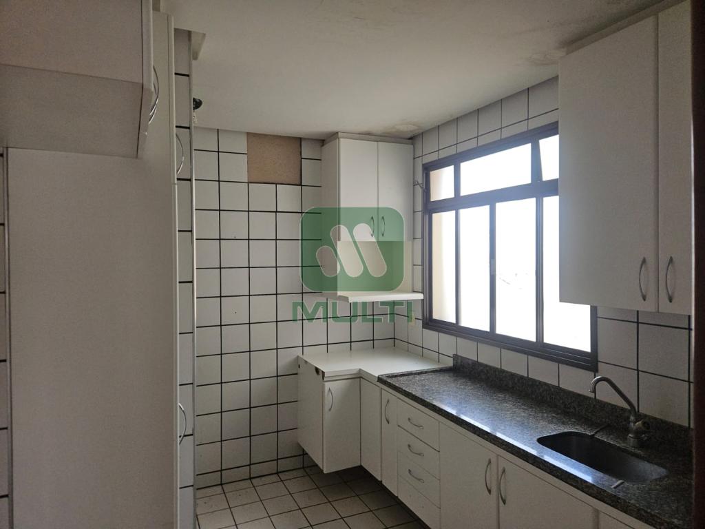 Apartamento à venda com 2 quartos, 79m² - Foto 7