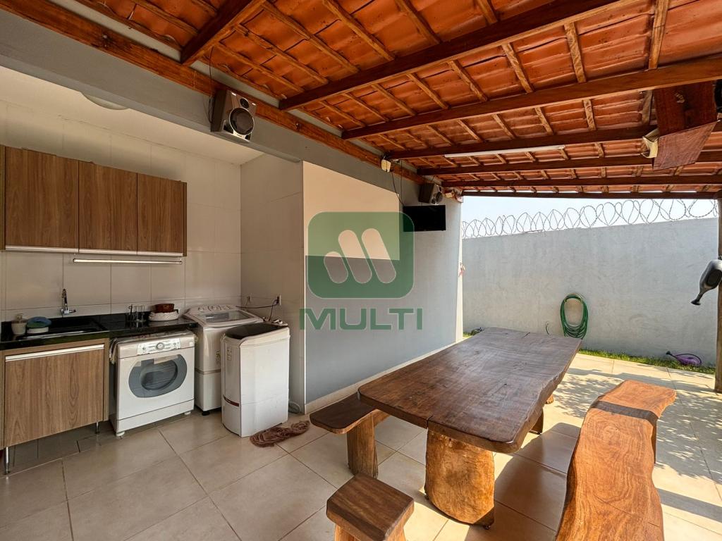 Casa à venda com 3 quartos, 153m² - Foto 13