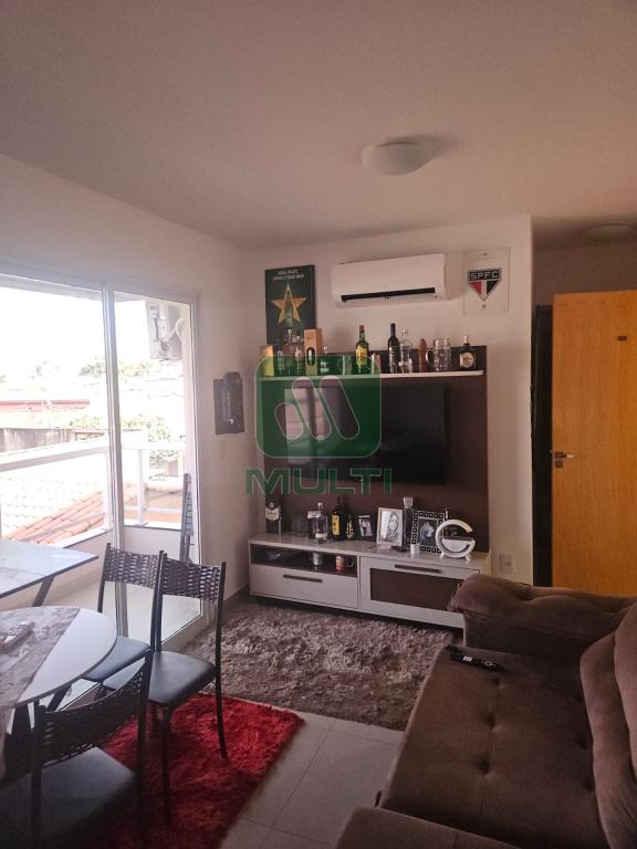 Apartamento à venda com 2 quartos, 56m² - Foto 2