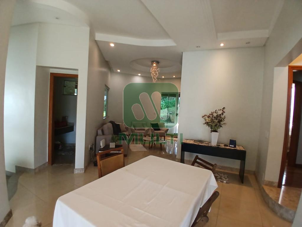 Casa à venda com 3 quartos, 370m² - Foto 5