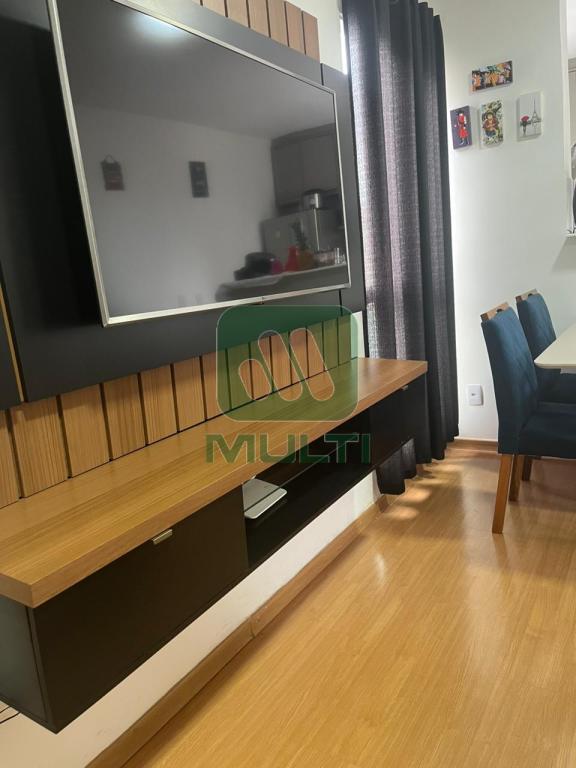 Apartamento à venda com 2 quartos, 42m² - Foto 2