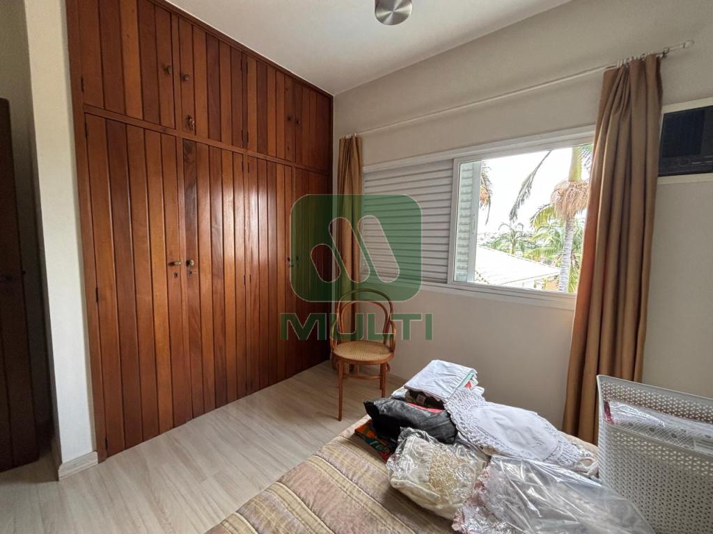 Casa à venda com 3 quartos, 346m² - Foto 29