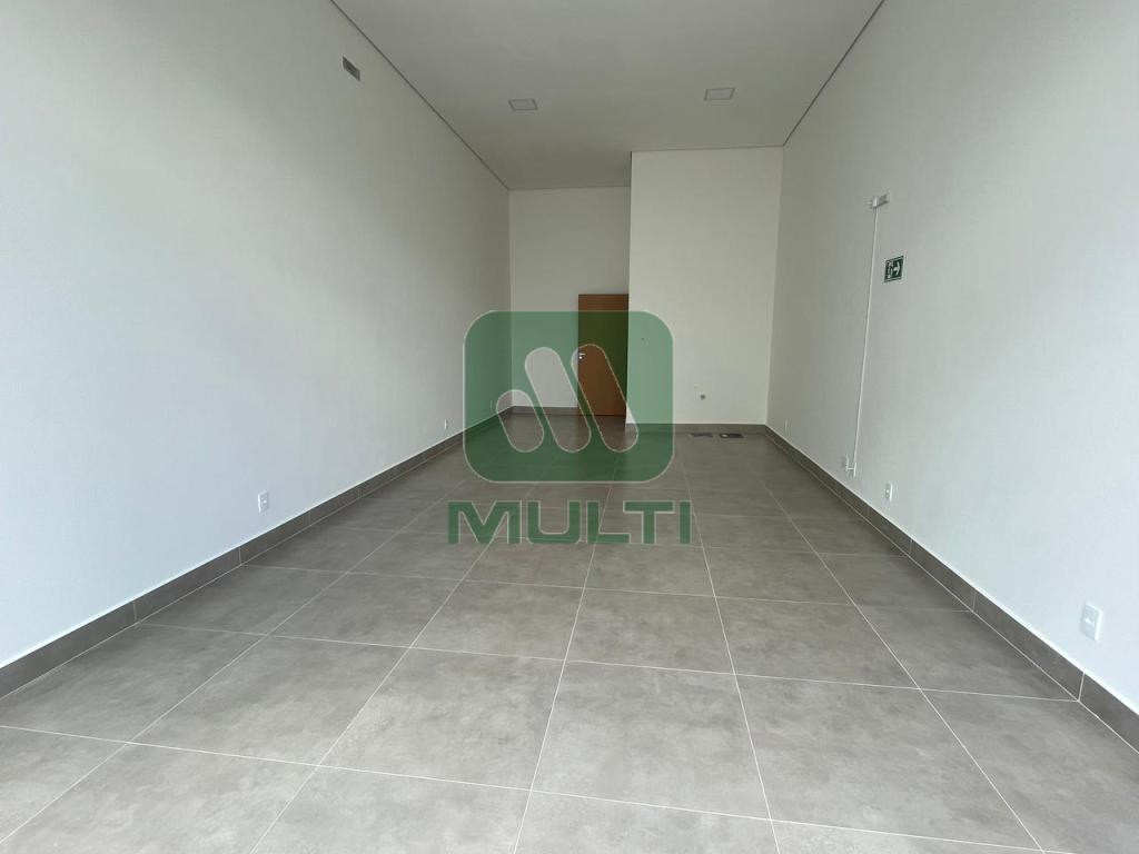 Prédio Inteiro à venda com 1 quarto, 43m² - Foto 2