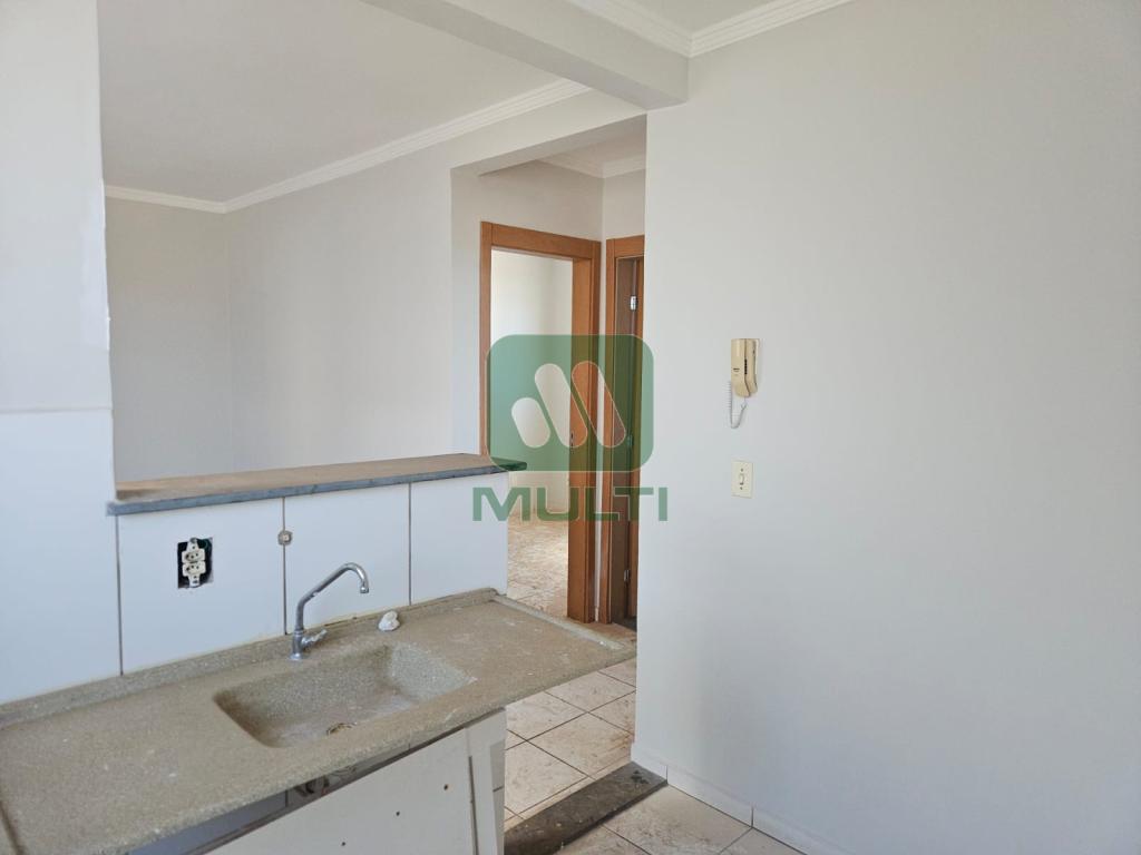 Apartamento à venda com 2 quartos, 43m² - Foto 2