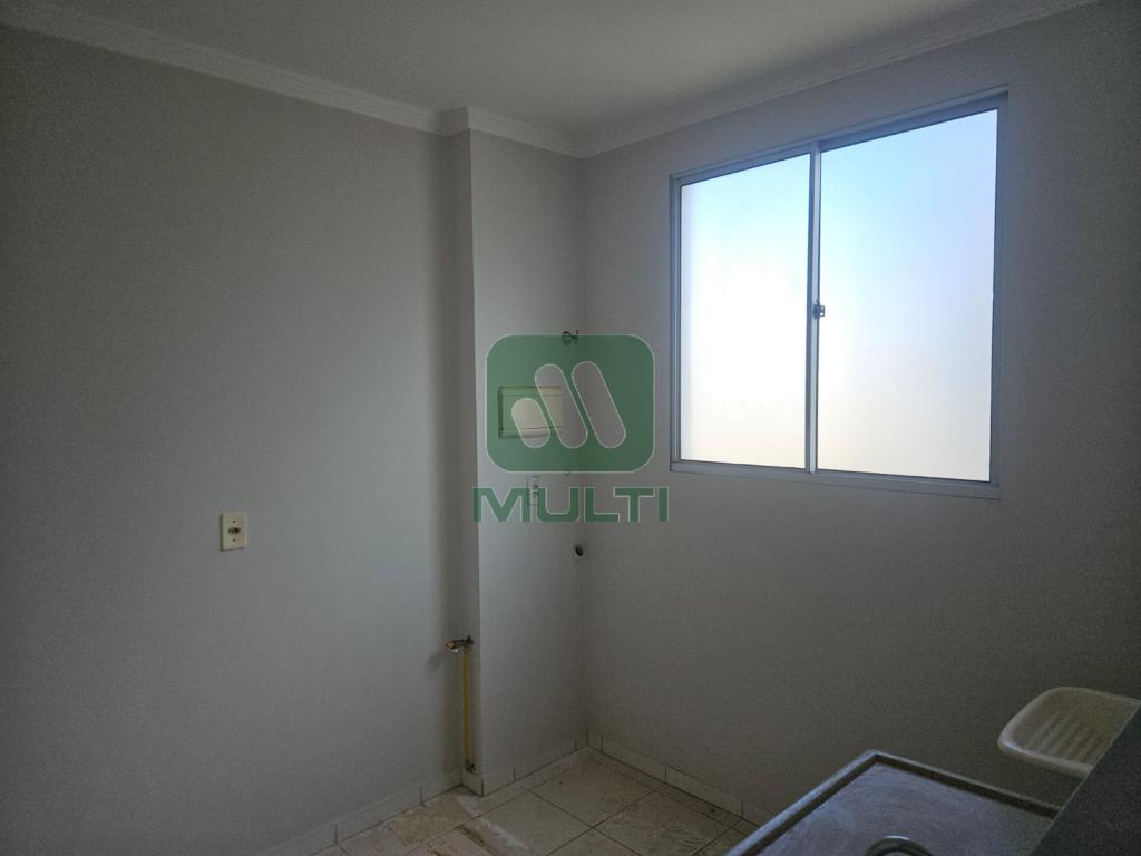 Apartamento à venda com 2 quartos, 43m² - Foto 3