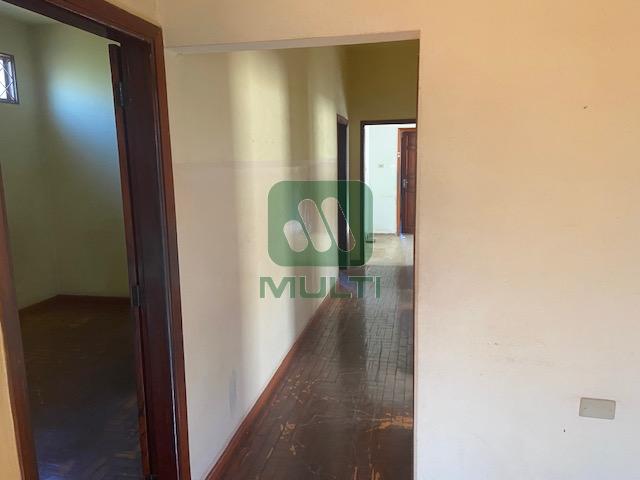 Casa à venda com 3 quartos, 180m² - Foto 3