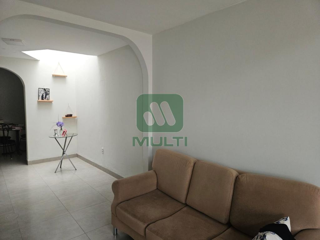 Casa à venda com 3 quartos, 190m² - Foto 3