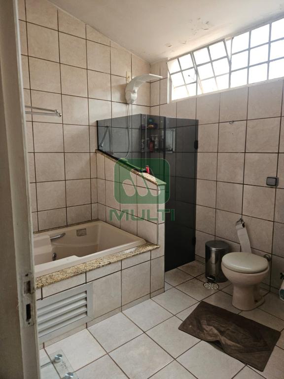 Casa à venda com 3 quartos, 190m² - Foto 17