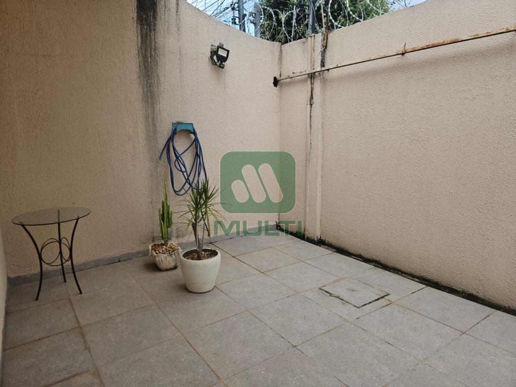 Casa à venda com 3 quartos, 190m² - Foto 25