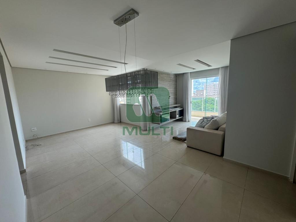 Apartamento à venda com 3 quartos, 104m² - Foto 3