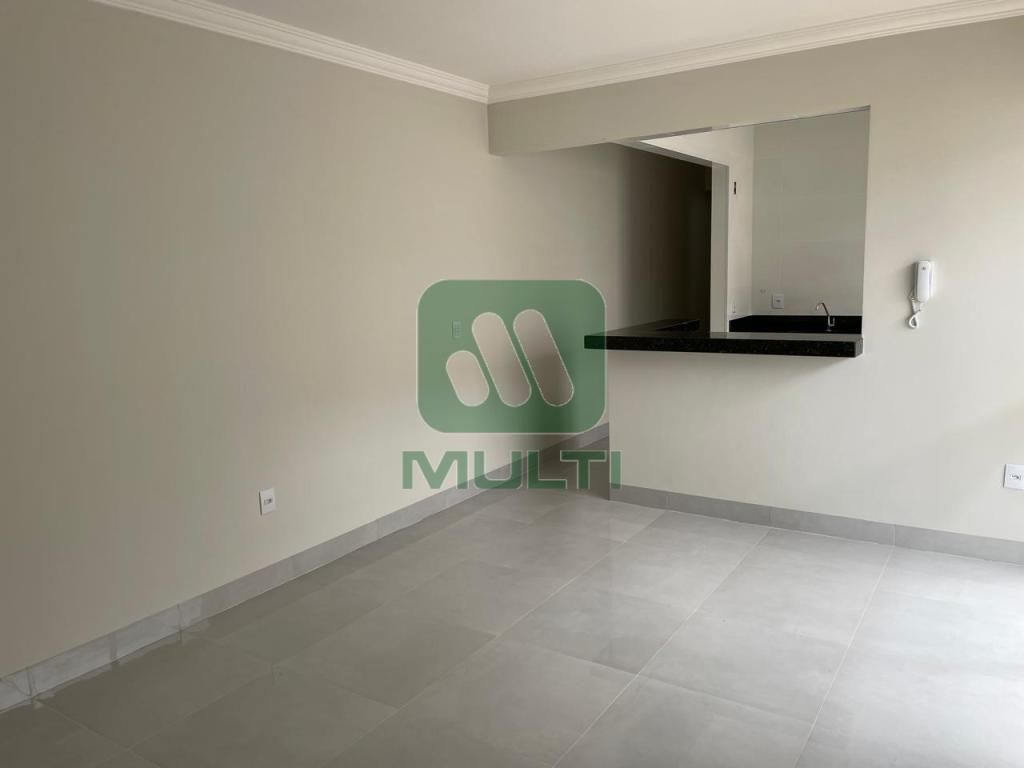 Apartamento à venda com 2 quartos, 66m² - Foto 4