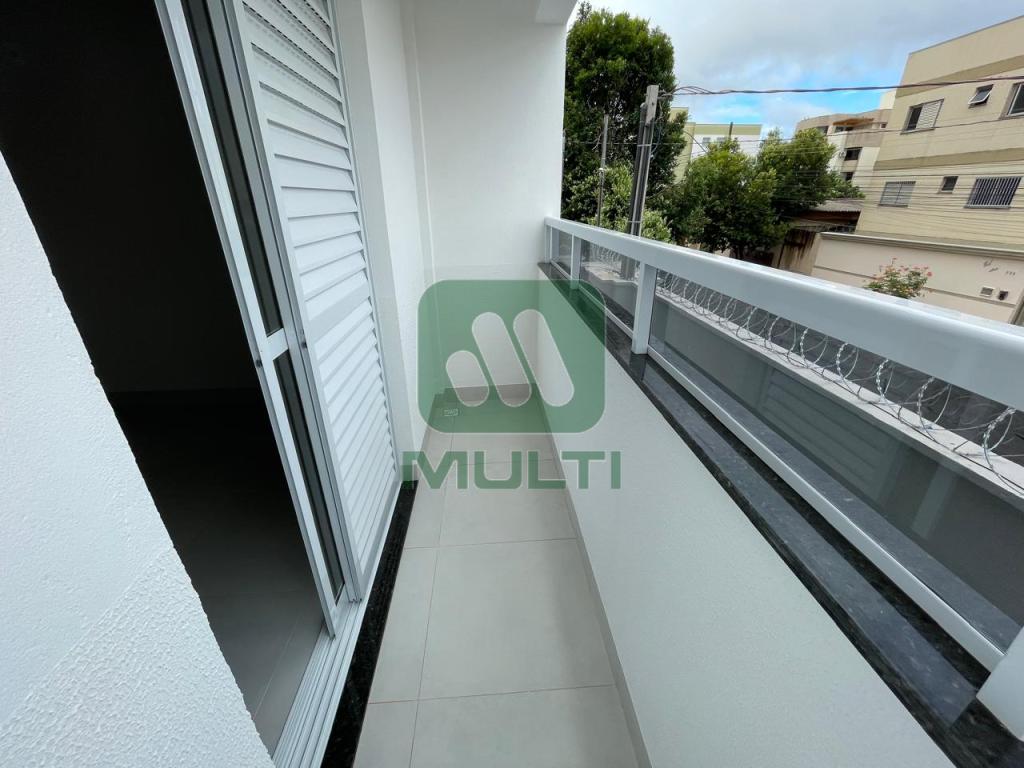 Apartamento à venda com 2 quartos, 66m² - Foto 17