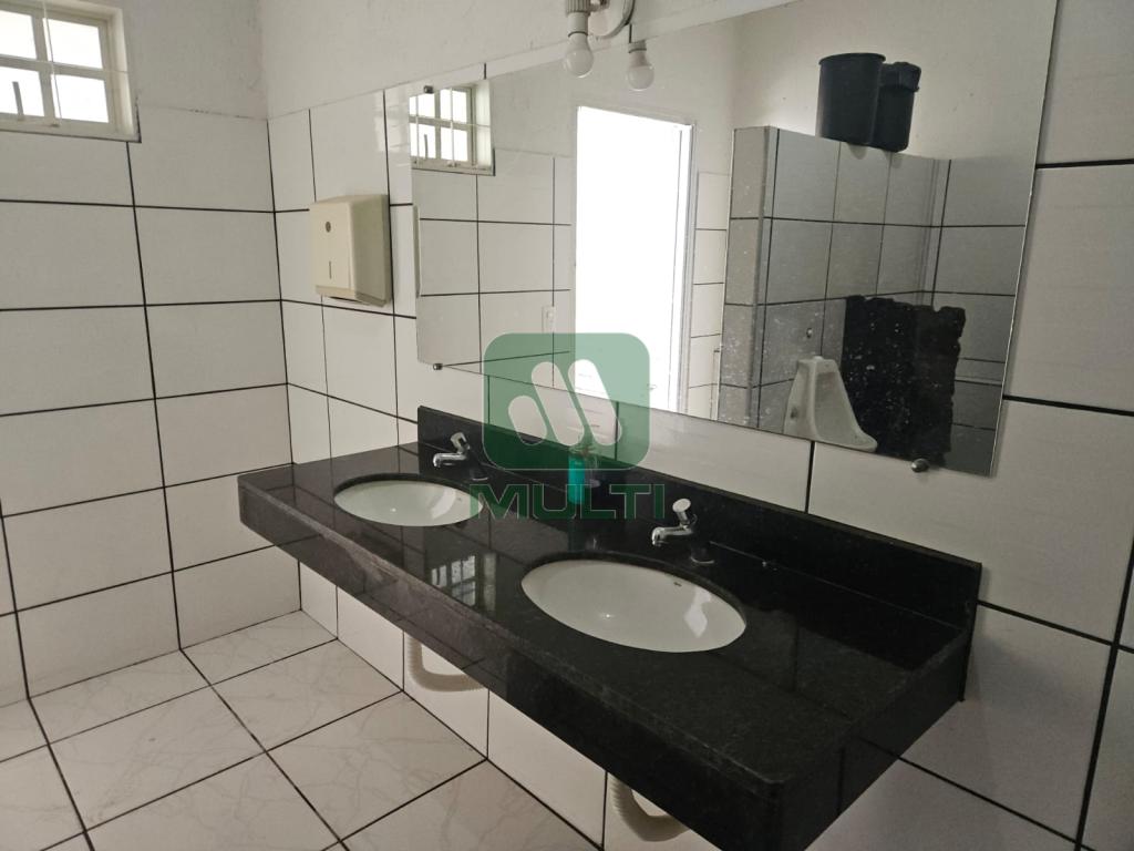 Casa à venda com 3 quartos, 480m² - Foto 3