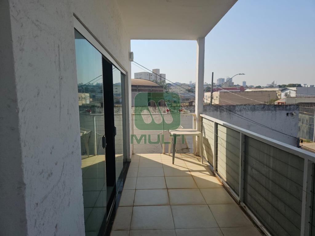 Casa à venda com 3 quartos, 480m² - Foto 42