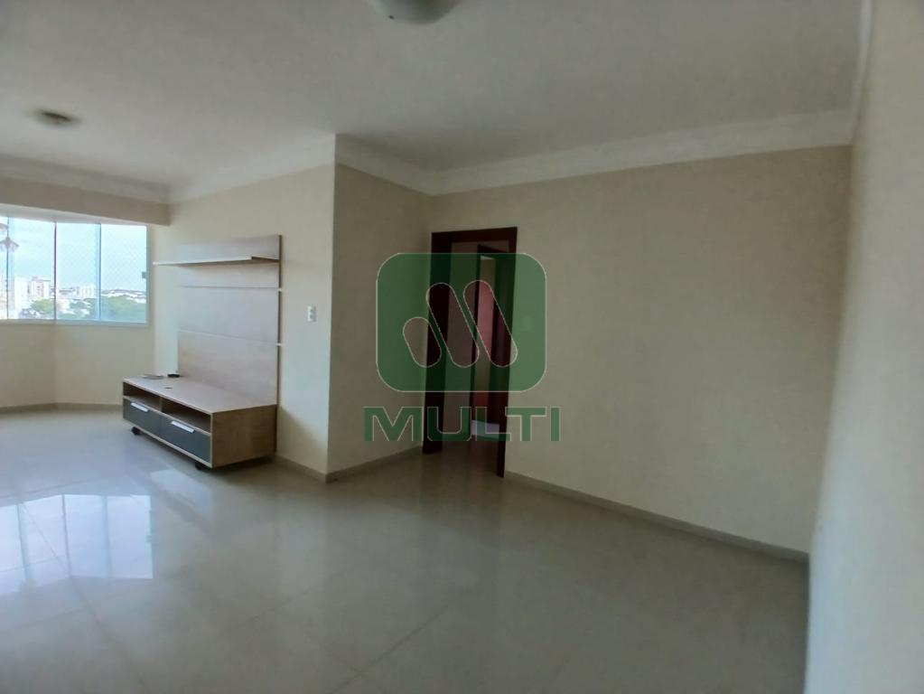 Apartamento à venda com 3 quartos, 93m² - Foto 2