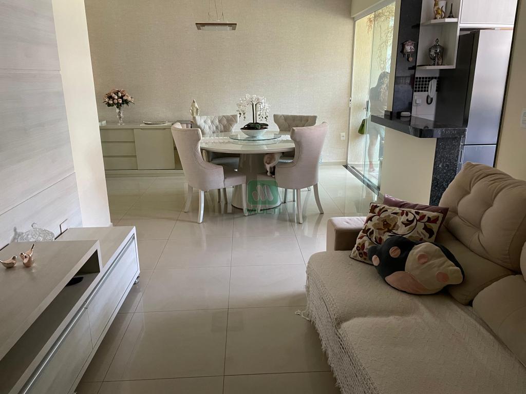 Apartamento à venda com 3 quartos, 110m² - Foto 1