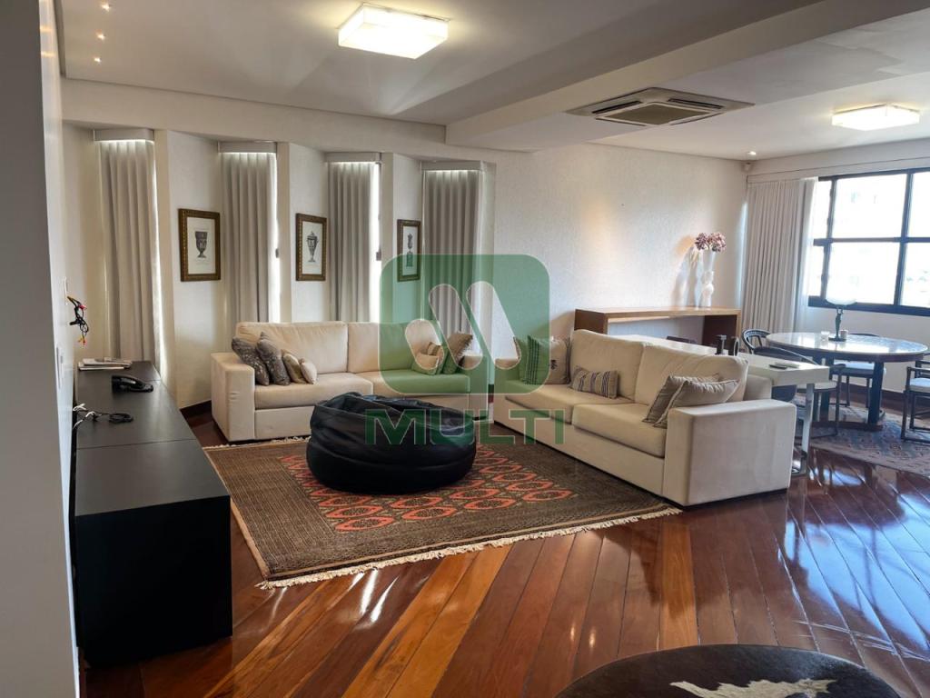 Apartamento à venda com 4 quartos, 426m² - Foto 2