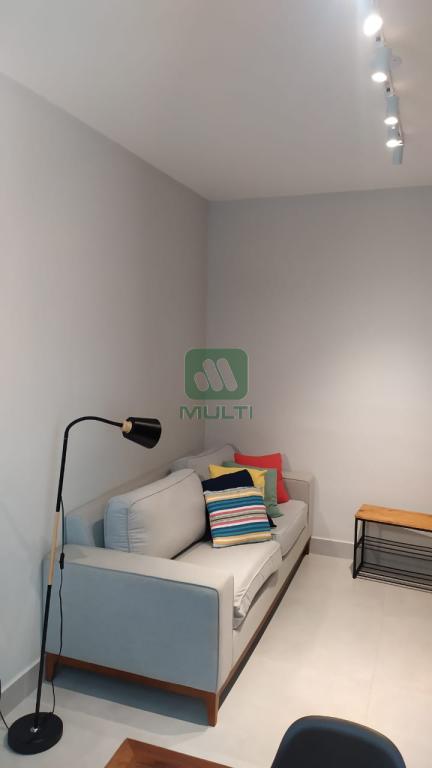 Apartamento à venda com 2 quartos, 44m² - Foto 2