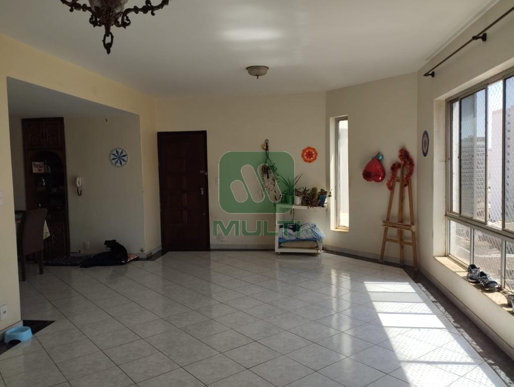 Apartamento à venda com 3 quartos, 170m² - Foto 1