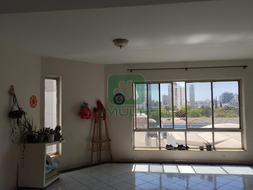 Apartamento à venda com 3 quartos, 170m² - Foto 3