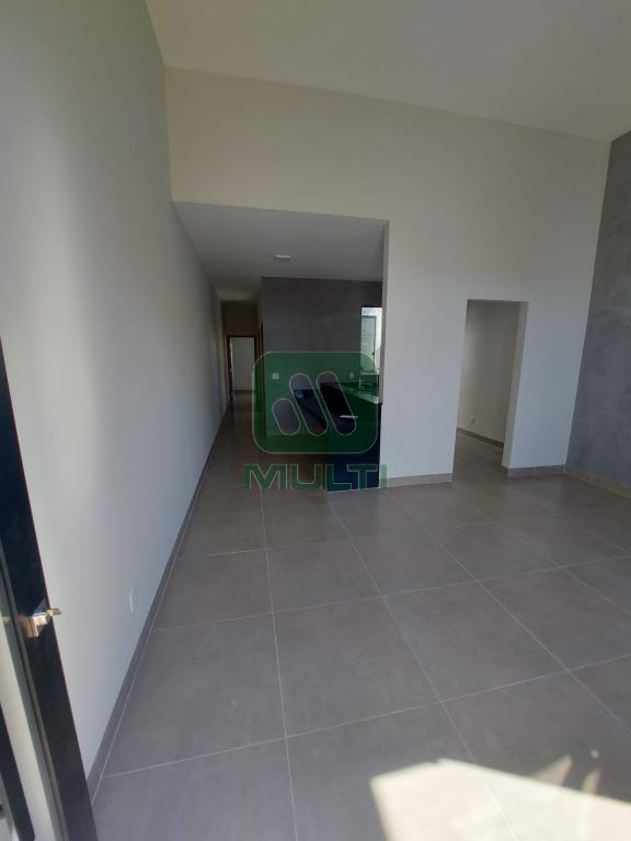 Casa à venda com 2 quartos, 72m² - Foto 1