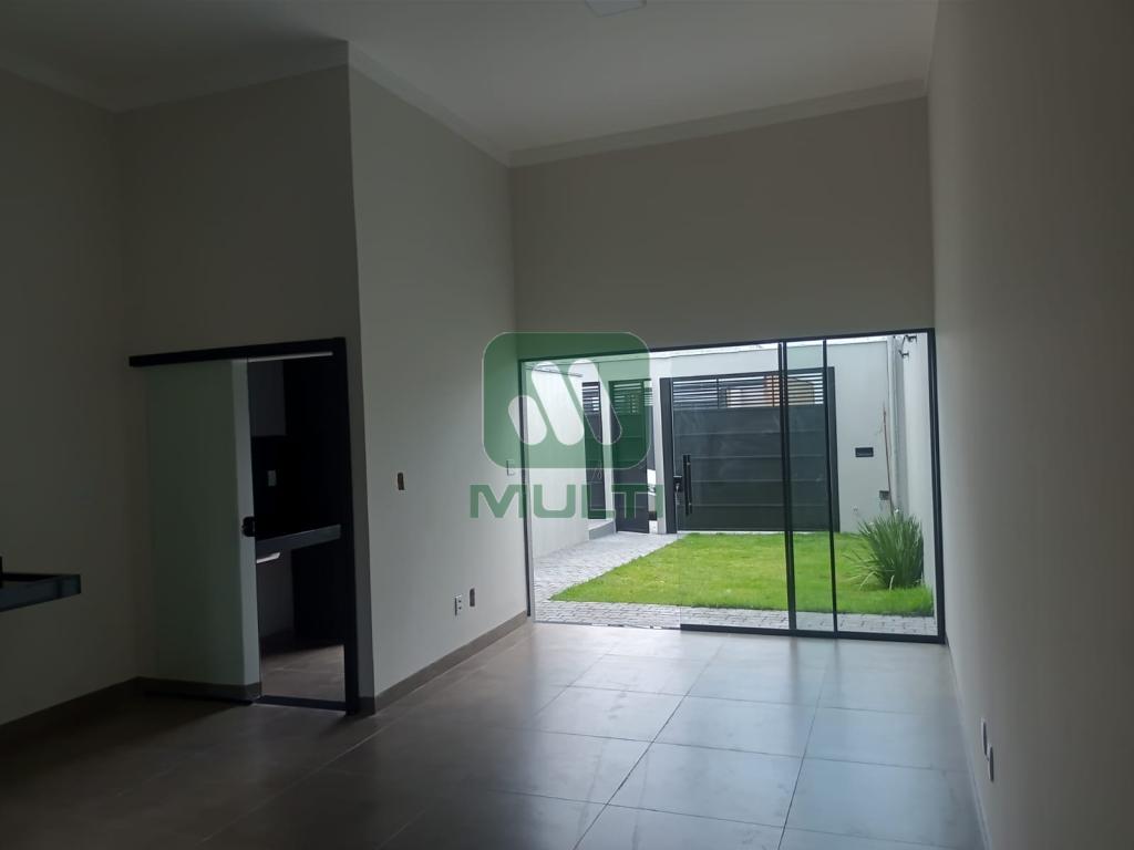 Casa à venda com 2 quartos, 63m² - Foto 1