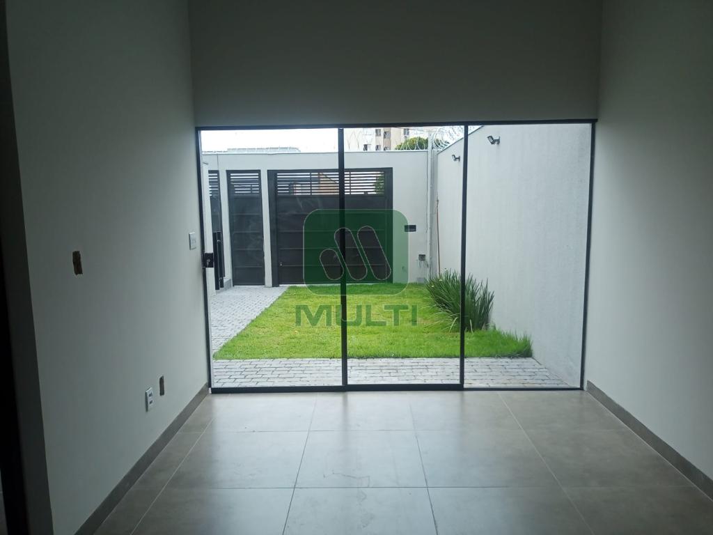 Casa à venda com 2 quartos, 63m² - Foto 3