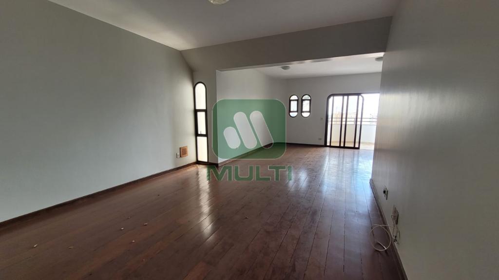 Apartamento à venda com 3 quartos, 280m² - Foto 1