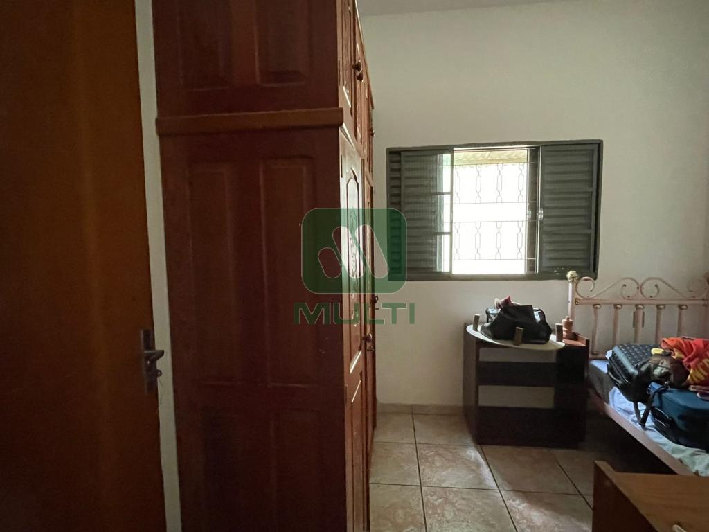 Casa à venda com 3 quartos, 1m² - Foto 11