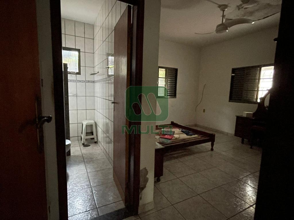 Casa à venda com 3 quartos, 1m² - Foto 12