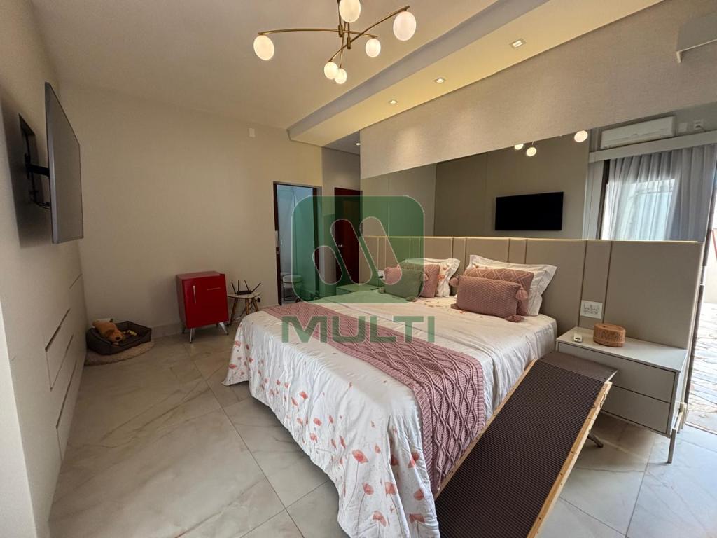 Casa à venda com 3 quartos, 367m² - Foto 18