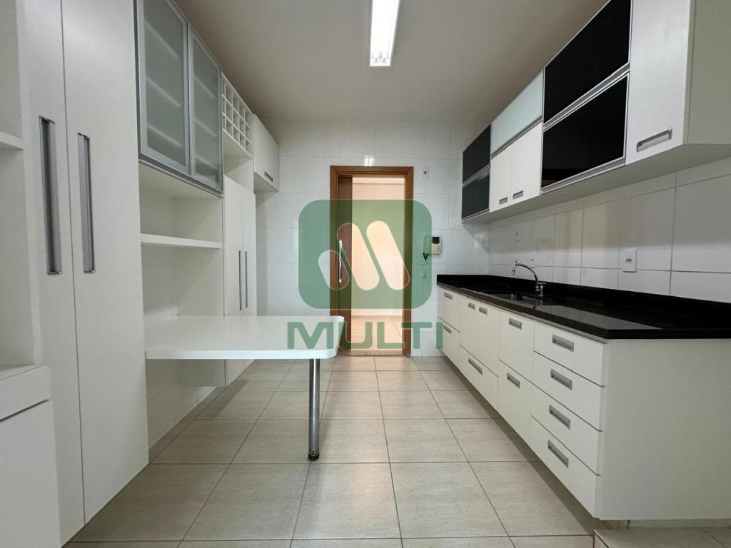 Apartamento à venda com 3 quartos, 114m² - Foto 7