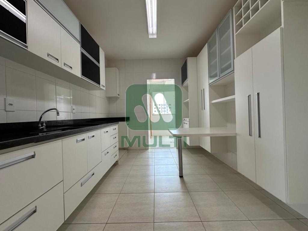 Apartamento à venda com 3 quartos, 114m² - Foto 9