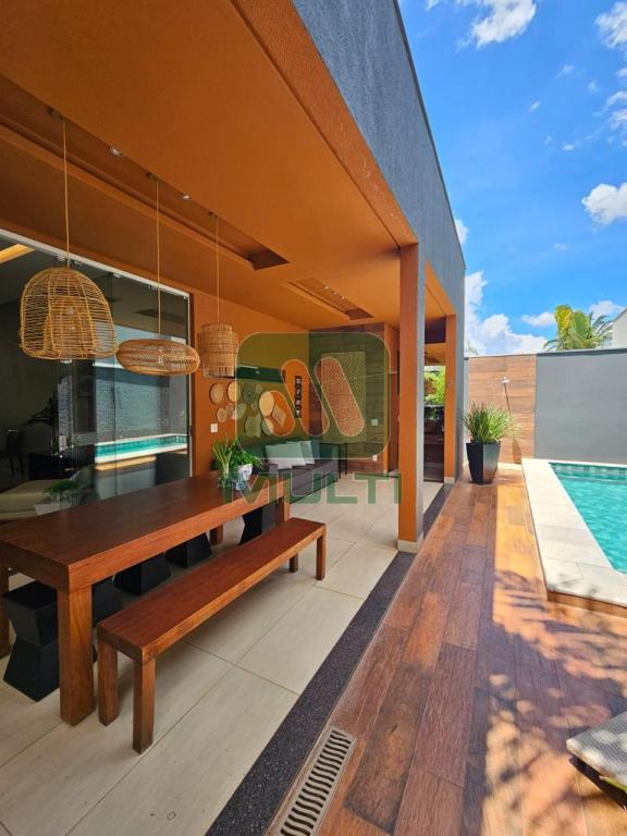 Casa de Condomínio à venda com 4 quartos, 225m² - Foto 11