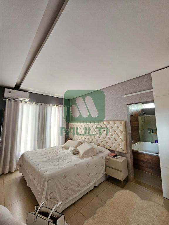 Casa de Condomínio à venda com 4 quartos, 225m² - Foto 24