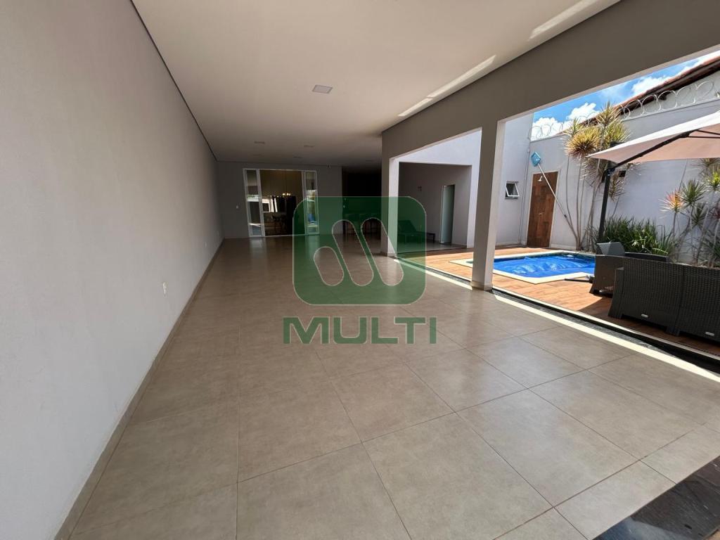 Casa à venda com 3 quartos, 251m² - Foto 12