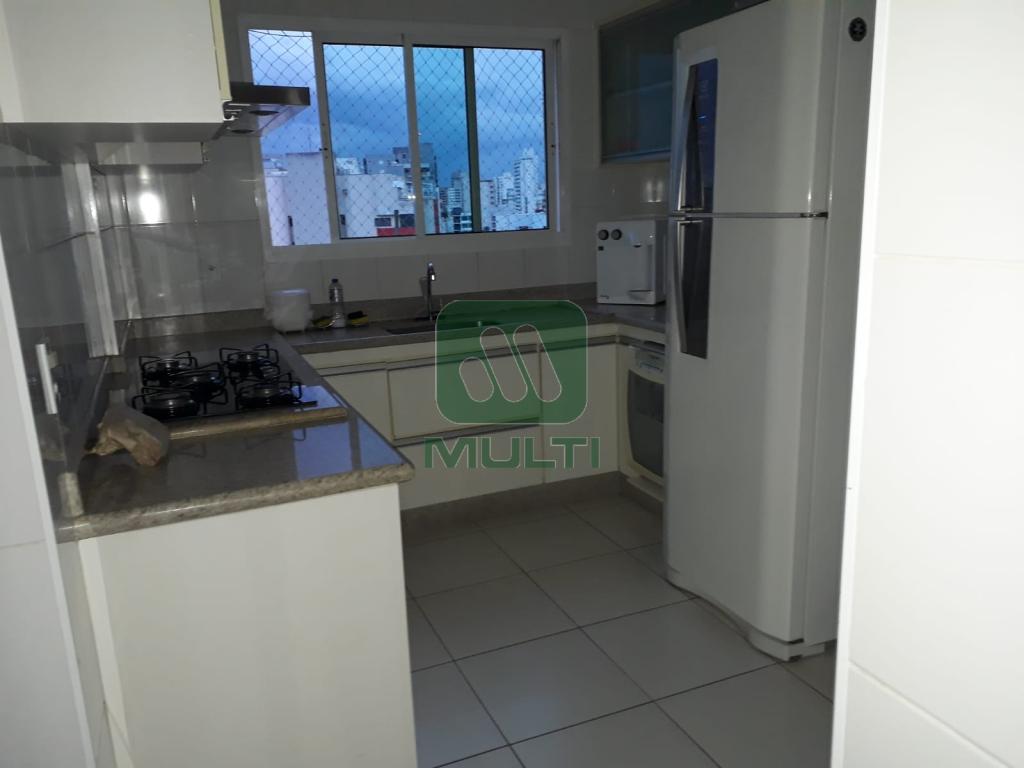 Apartamento à venda com 3 quartos, 156m² - Foto 7